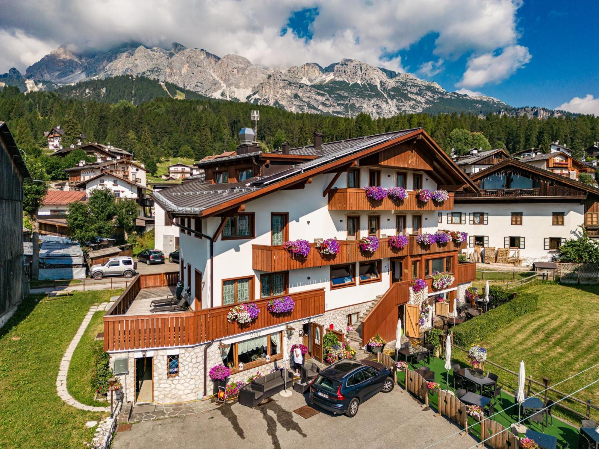 Hotel Da Beppe Sello Cortina dʼAmpezzo Exterior foto